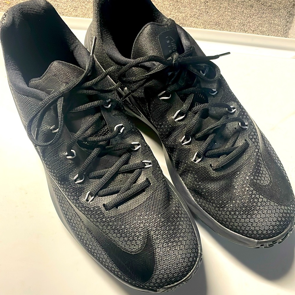 Nike Airmax (pair #1) Infuriate sneakers